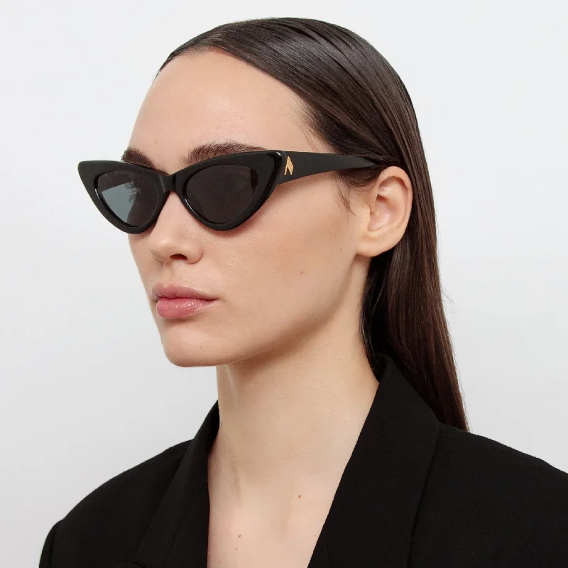 Dora Sunglasses in Black