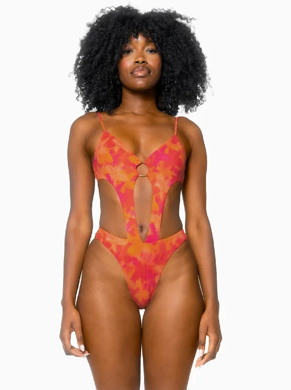 The Naomi One Piece / Flora